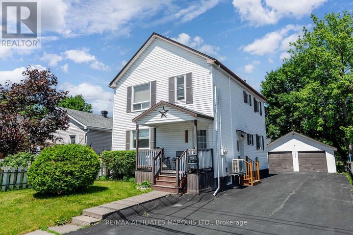 Property Photo: 213 8th Street East ON K6H 2S6
