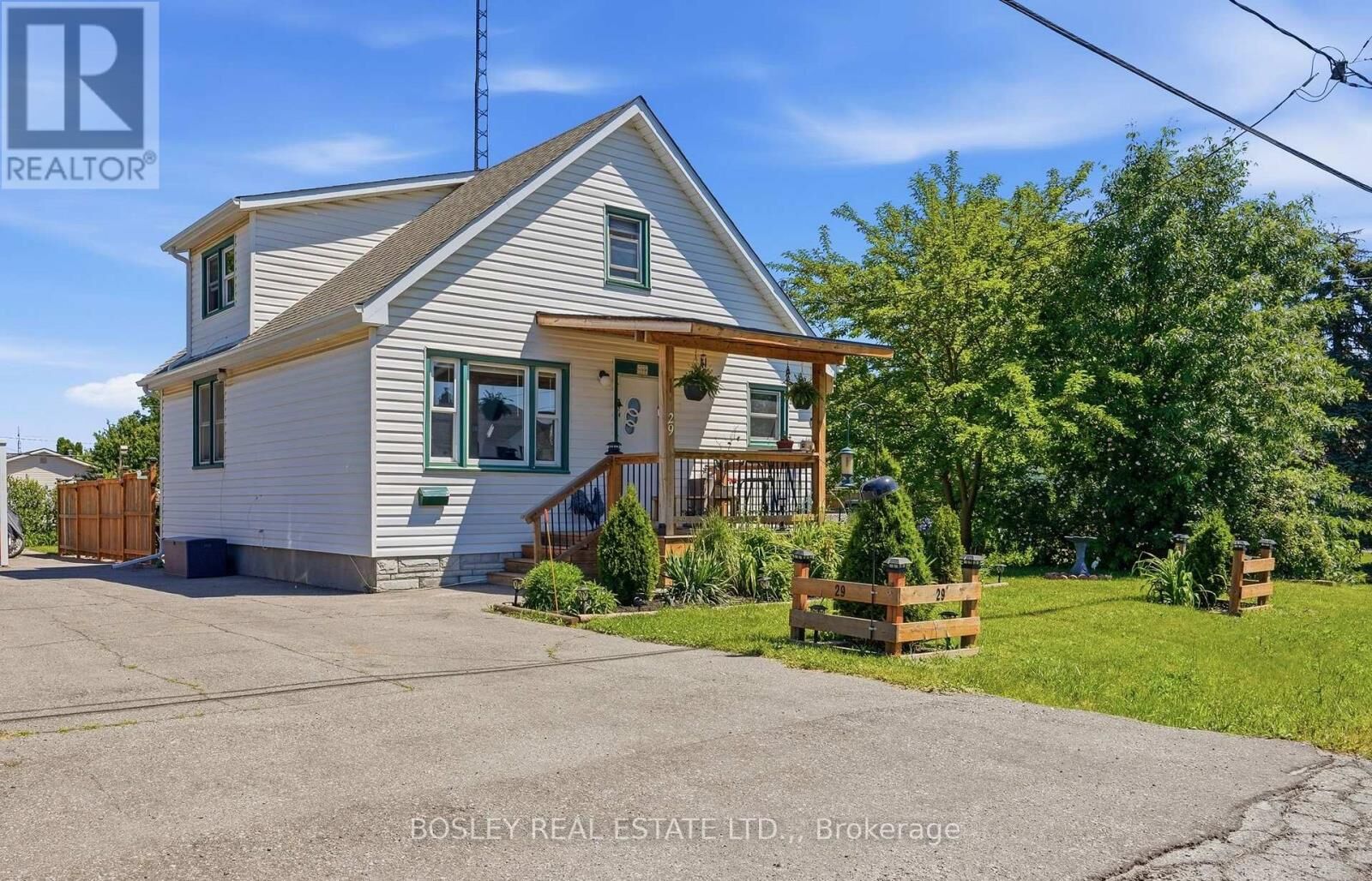 Property Photo:  29 Bloomfield Avenue  ON L2P 1X2 