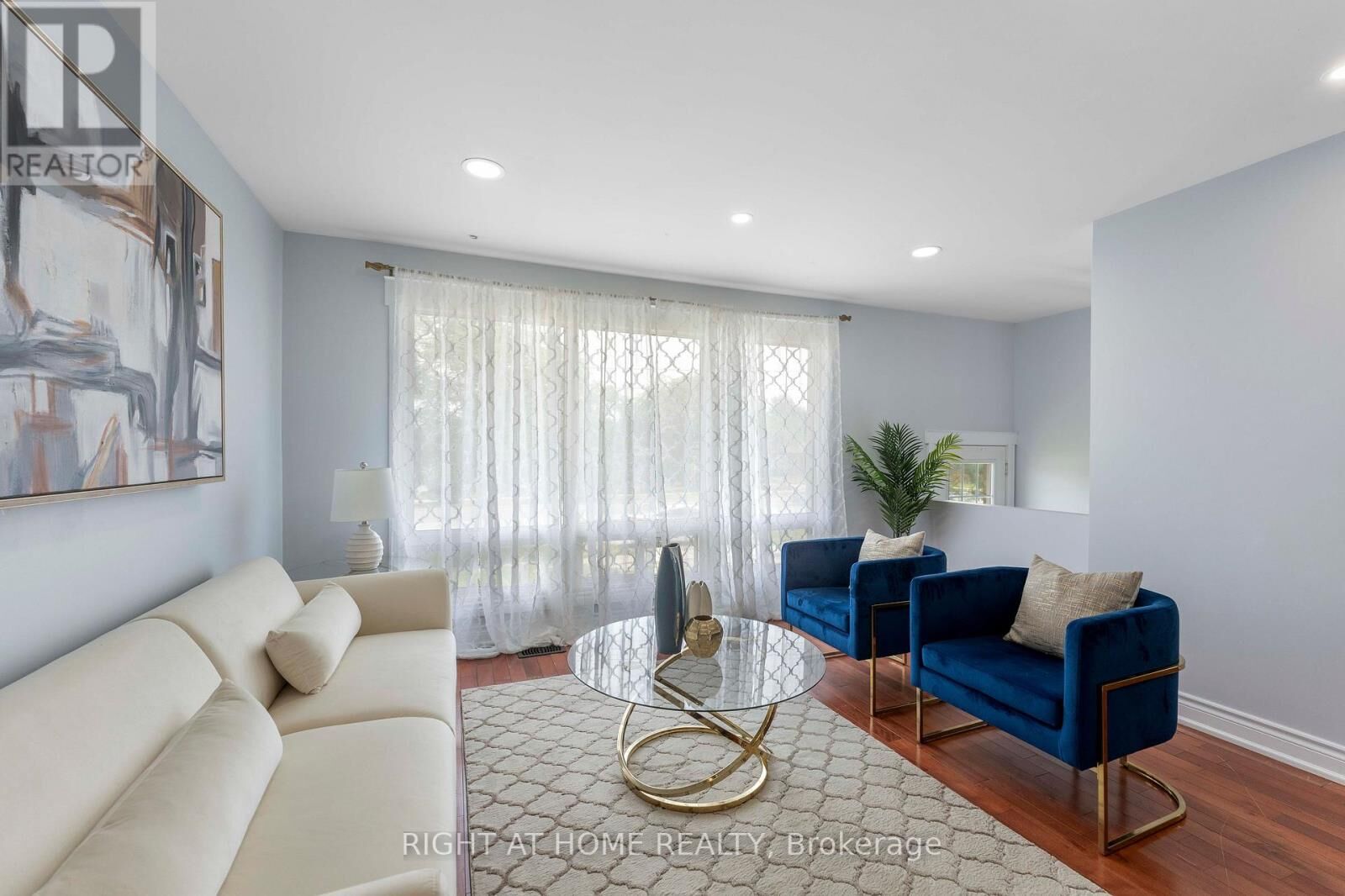 Property Photo:  608 McCowan Road  ON M1J 1K1 