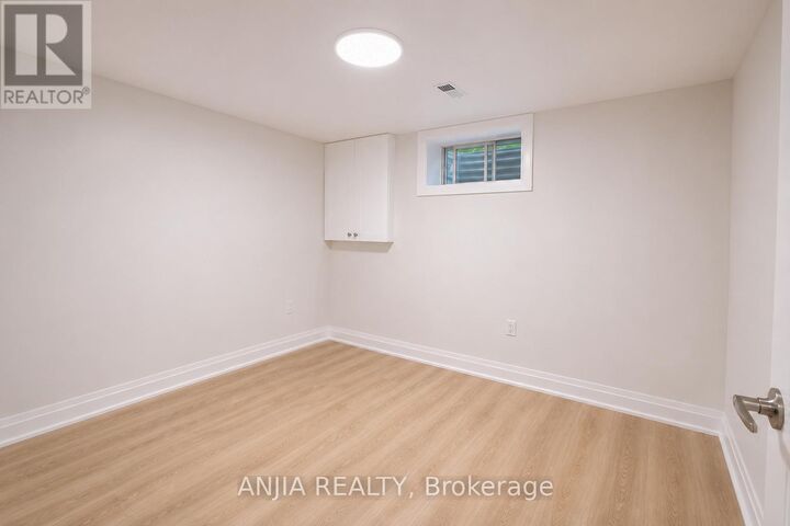 Property Photo:  31 Shippigan Crescent Lower  ON M2J 2G1 