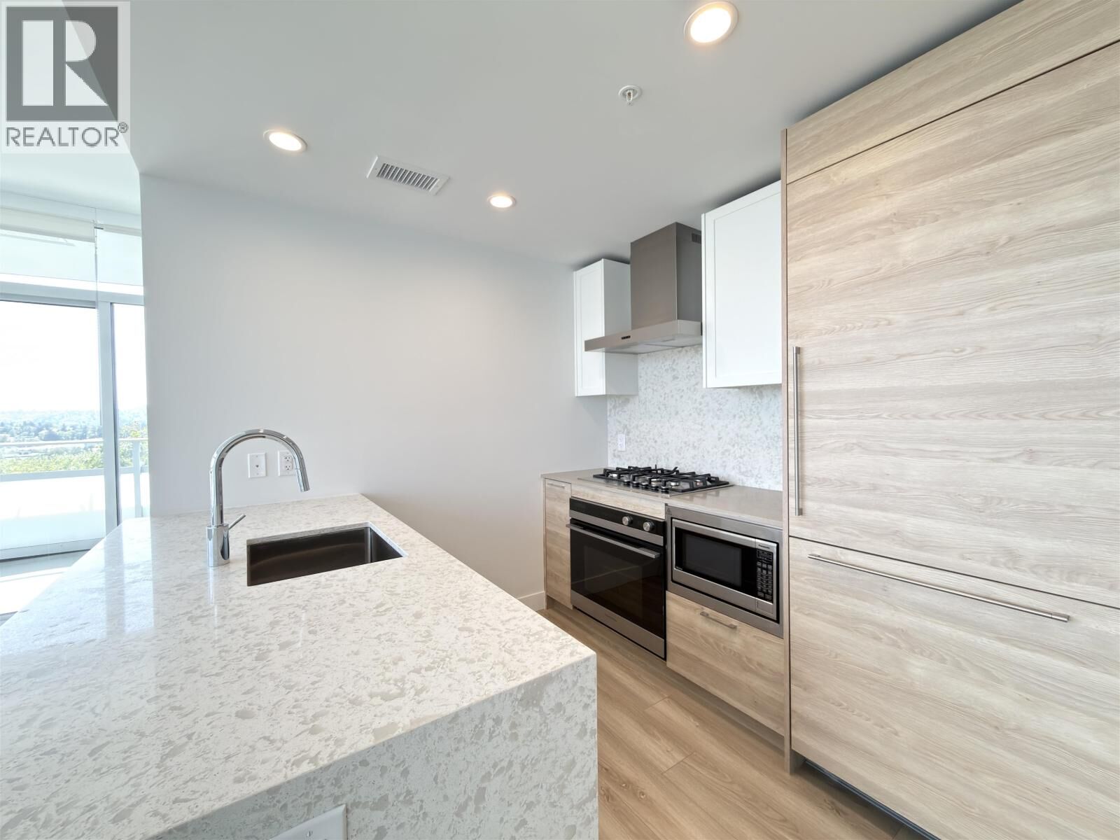 Property Photo:  2381 Beta Avenue 2005  BC V5C 5N1 