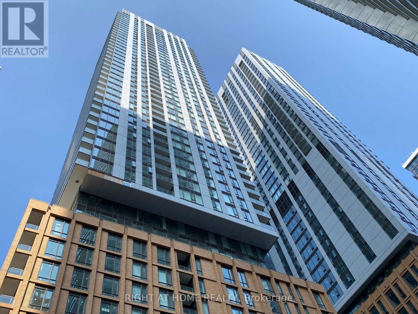 Property Photo: 8 Widmer Street 2205 ON M5V 0W6