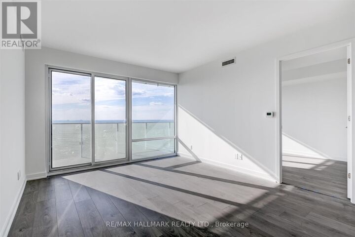 Property Photo:  501 Yonge Street 5212  ON M4Y 1Y4 