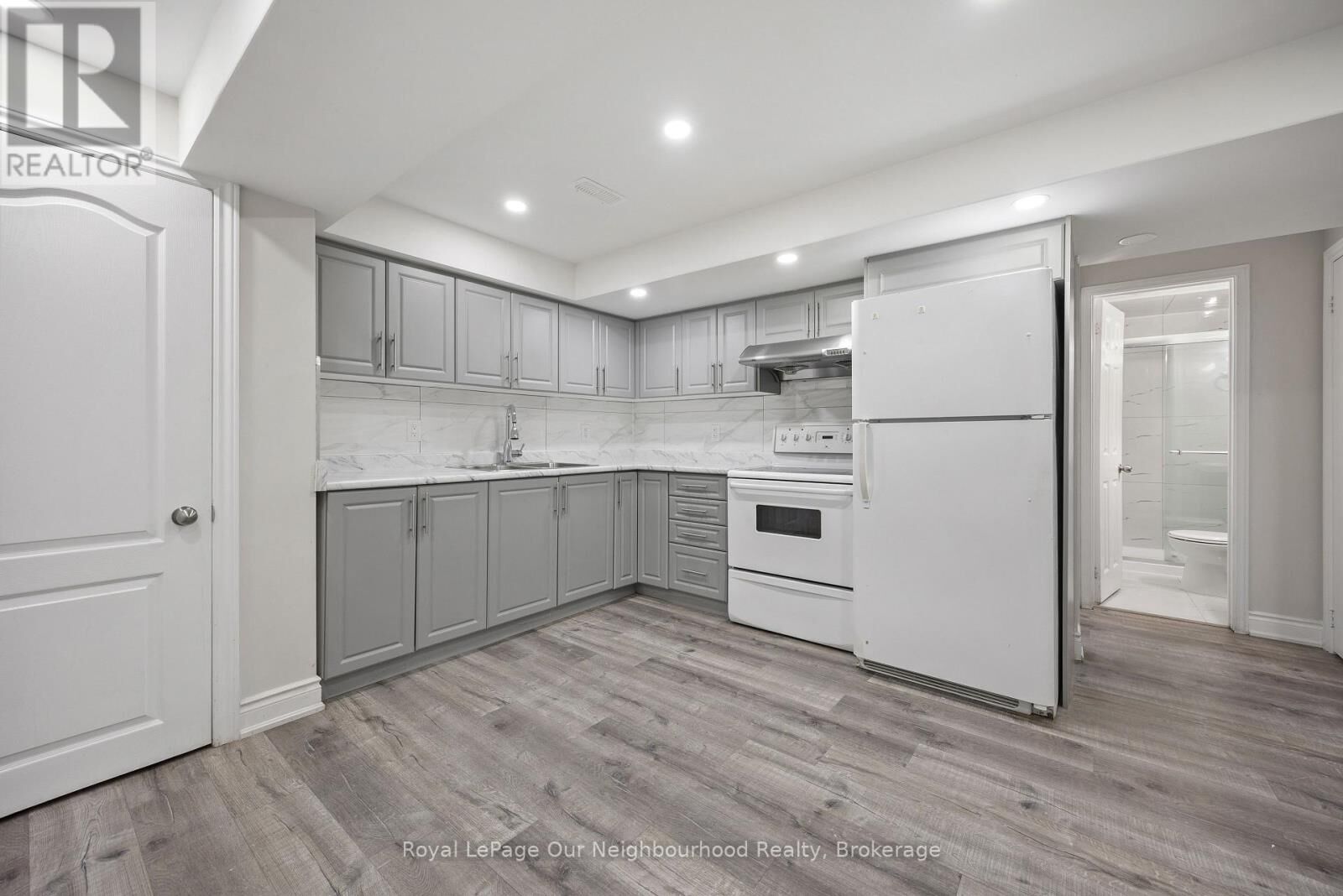 Property Photo: 206 Sunny Meadow Boulevard Bsmt ON L6R 2Y7