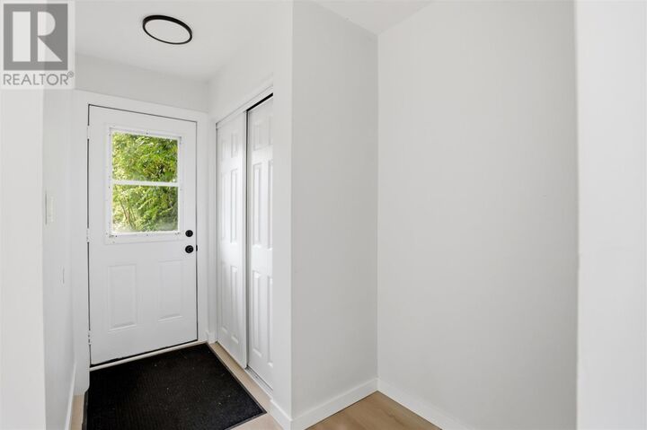 Property Photo: 66 Copernicus Dr ON P6A 6H2