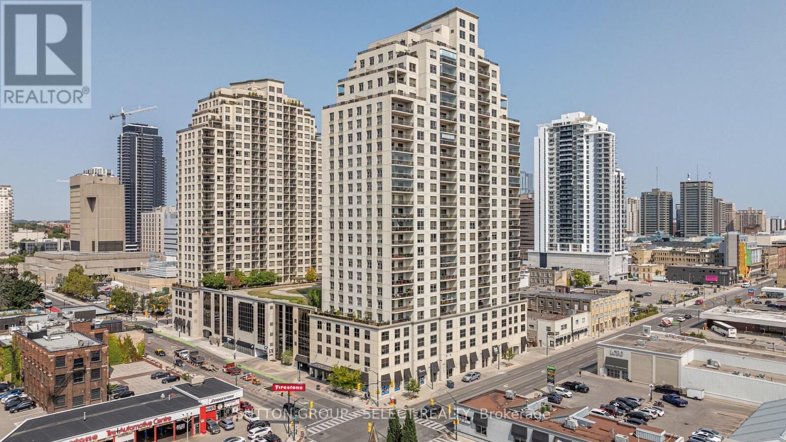 Property Photo:  330 Ridout Street North 1705  ON N6C 3Z3 