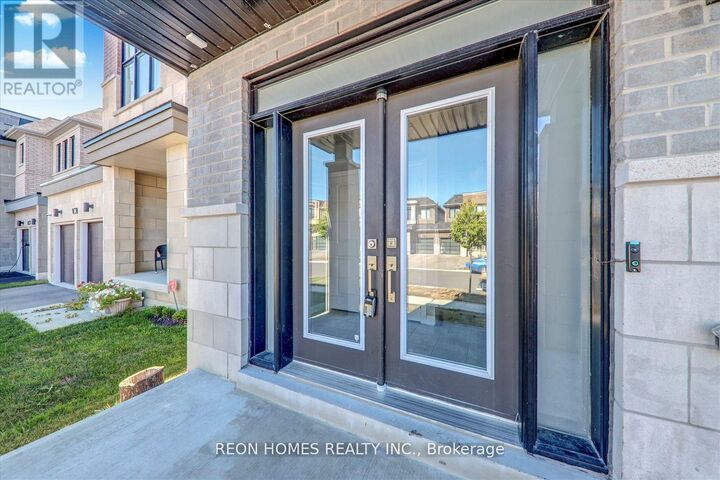 Property Photo: 38 Crows Nest Lane ON L1C 4A9