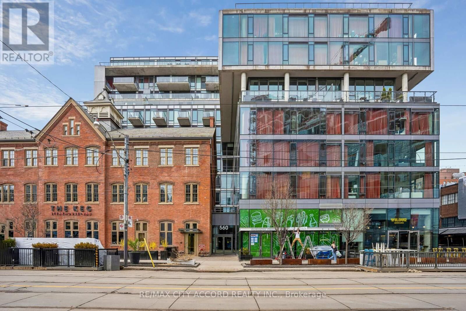 Property Photo: 560 West King Street West 718 ON M5V 1M3