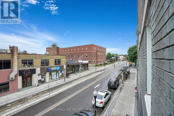 Property Photo:  276 King Street West 207  ON N2G 1B6 