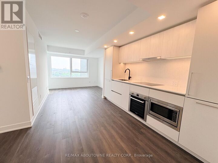Property Photo:  609 Sherbourne Street 1808  ON M4X 1L1 