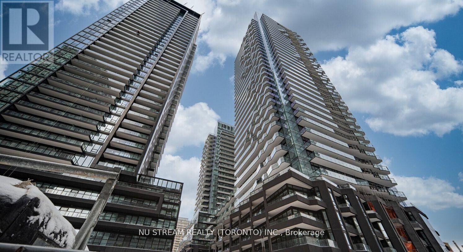 Property Photo: 120 Broadway Avenue 1605N ON M4P 1V6