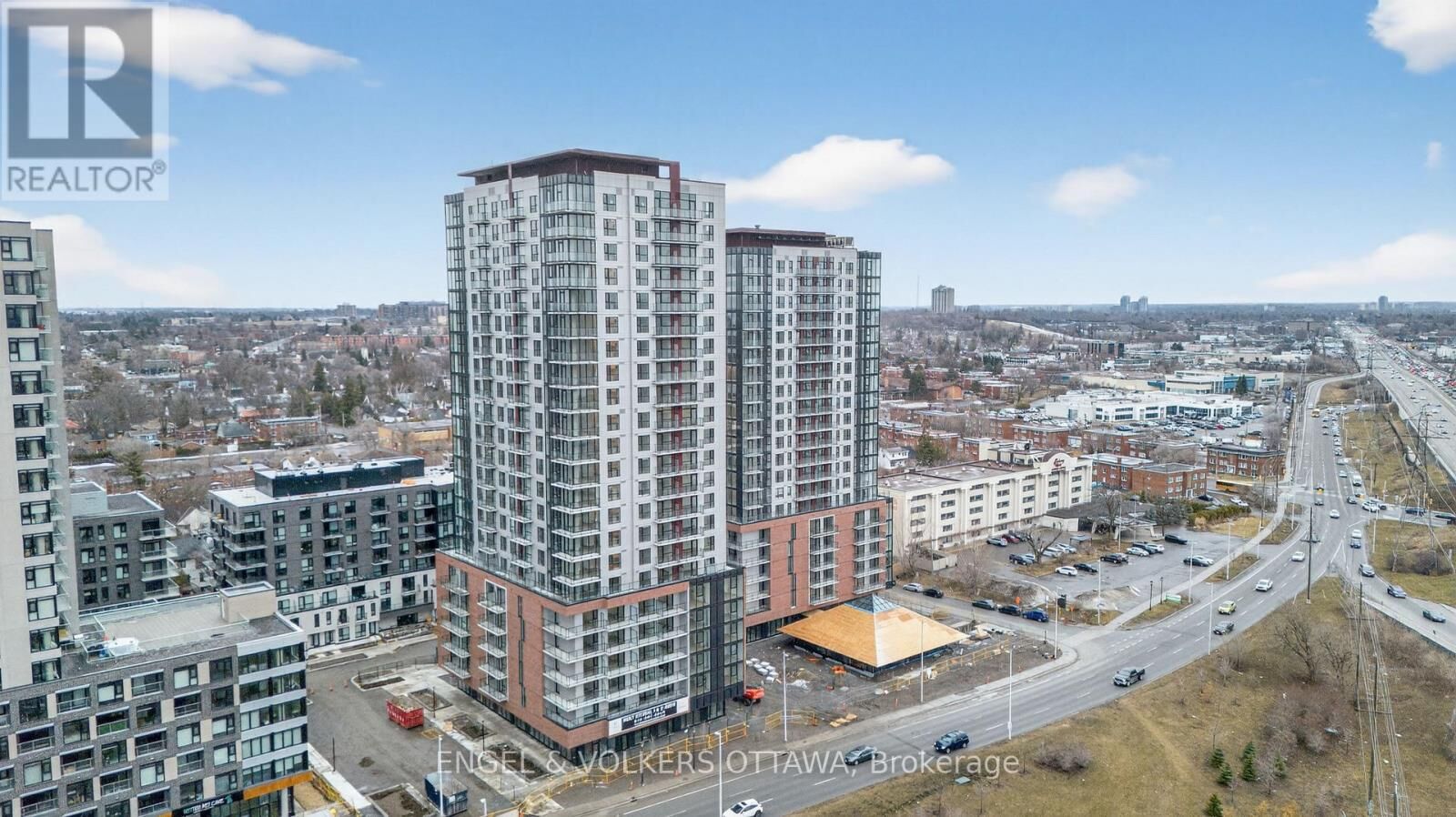 Property Photo:  1360 Carling Avenue 2307  ON K1Z 0E4 