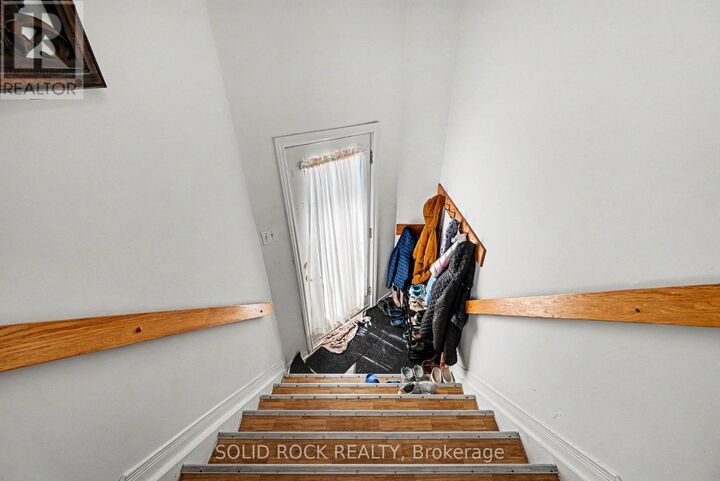 Property Photo:  532 Mario Street  ON K6A 3V4 