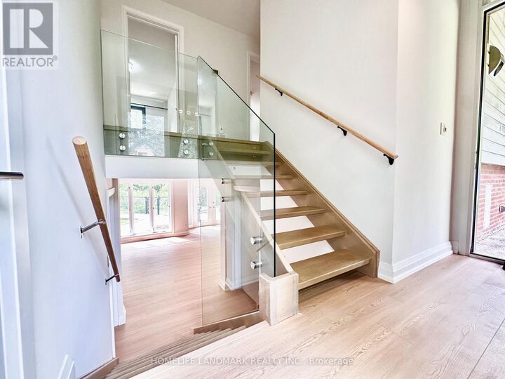 Property Photo:  1319 Cumnock Crescent  ON L6J 2N6 