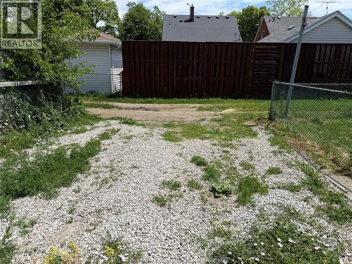 Property Photo:  1814 Cadillac  ON N8W 3X9 