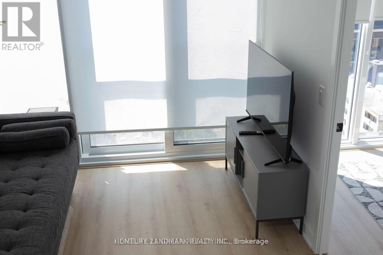 Property Photo:  319 Jarvis Street 2201  ON M5B 0C8 