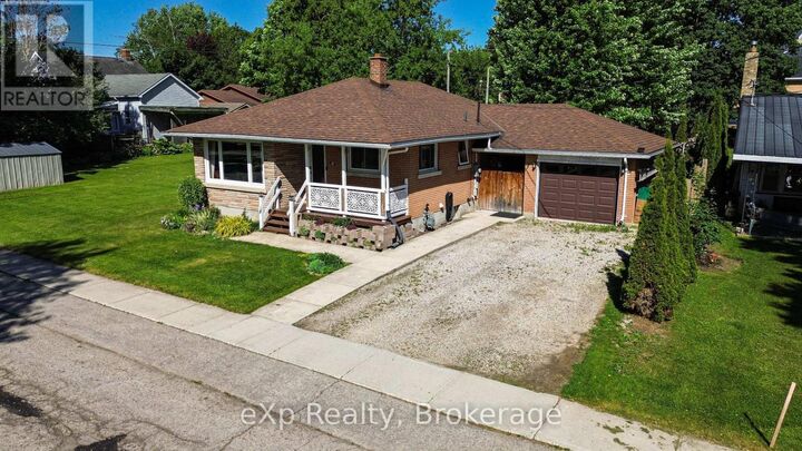Property Photo: 64 Raglan Street West ON N0G 1Z0