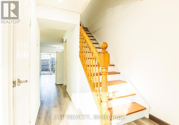 Property Photo:  121 University Avenue East 102  ON N2J 4J1 