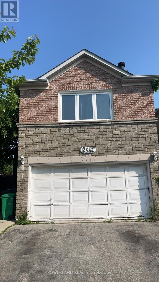 Property Photo: 2441 Strathmore Crescent ON L5M 5K2