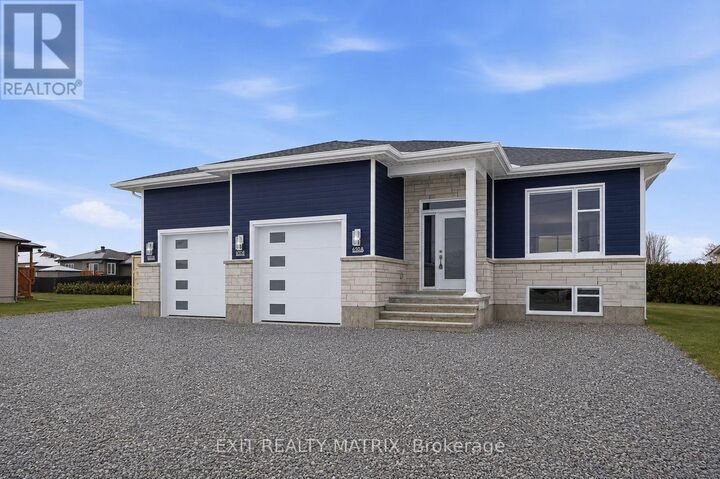 Property Photo:  650 West Street West B  ON K6A 3X1 