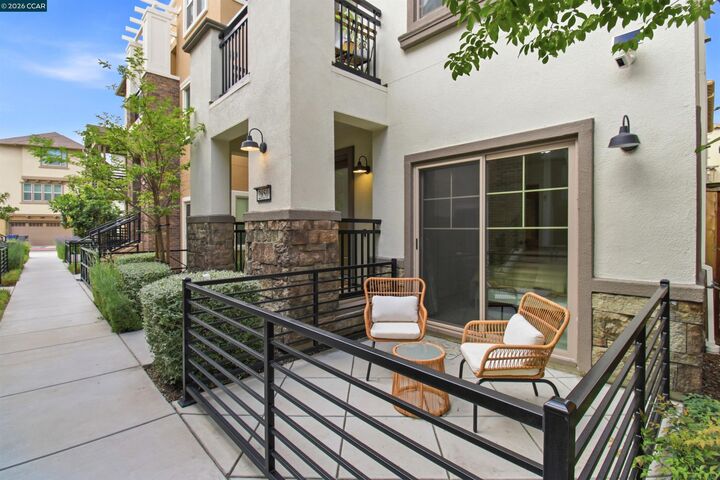 Property Photo:  2850 Saltpond Cmn  CA 94550 