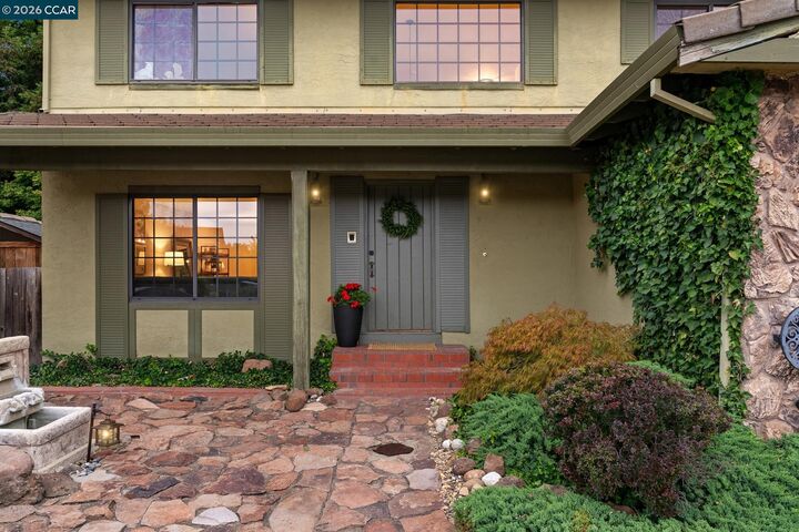 Property Photo: 737 Arboles Pl CA 94583