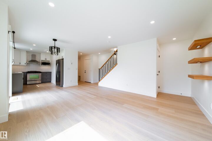 Property Photo:  12050 17 Avenue SW 48  AB T6W 1X4 