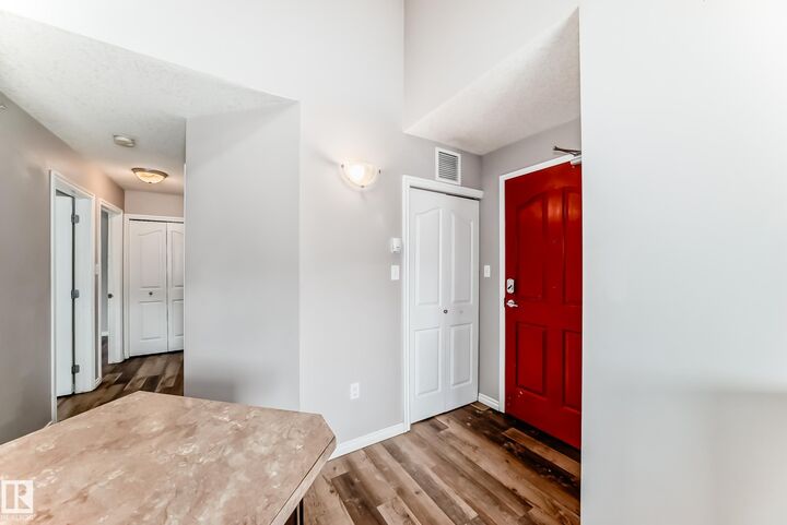 Property Photo: 10710 116 Street NW 401 AB T5N 3A5