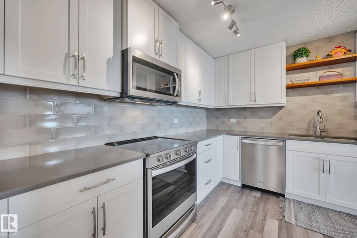 9923 103 Street NW 2202 — photo 1