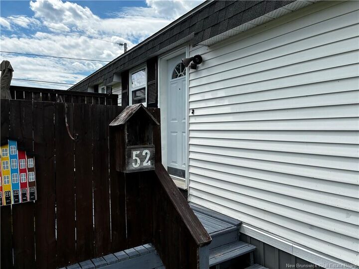 Photo de la propriété:  52 Dupuis Avenue  NB E1H 1E2 