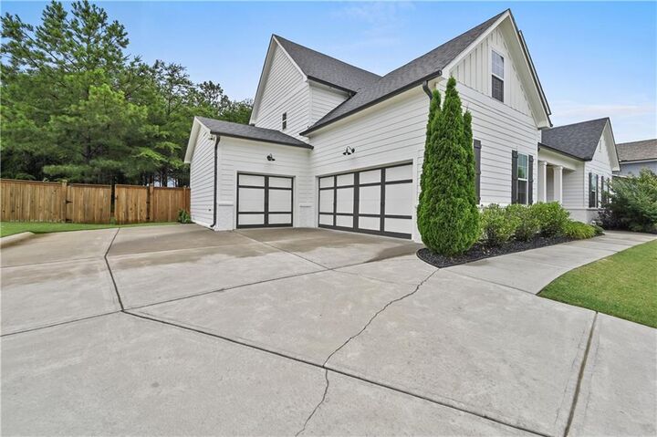 Property Photo:  450 Parkbrook Way  GA 30114 