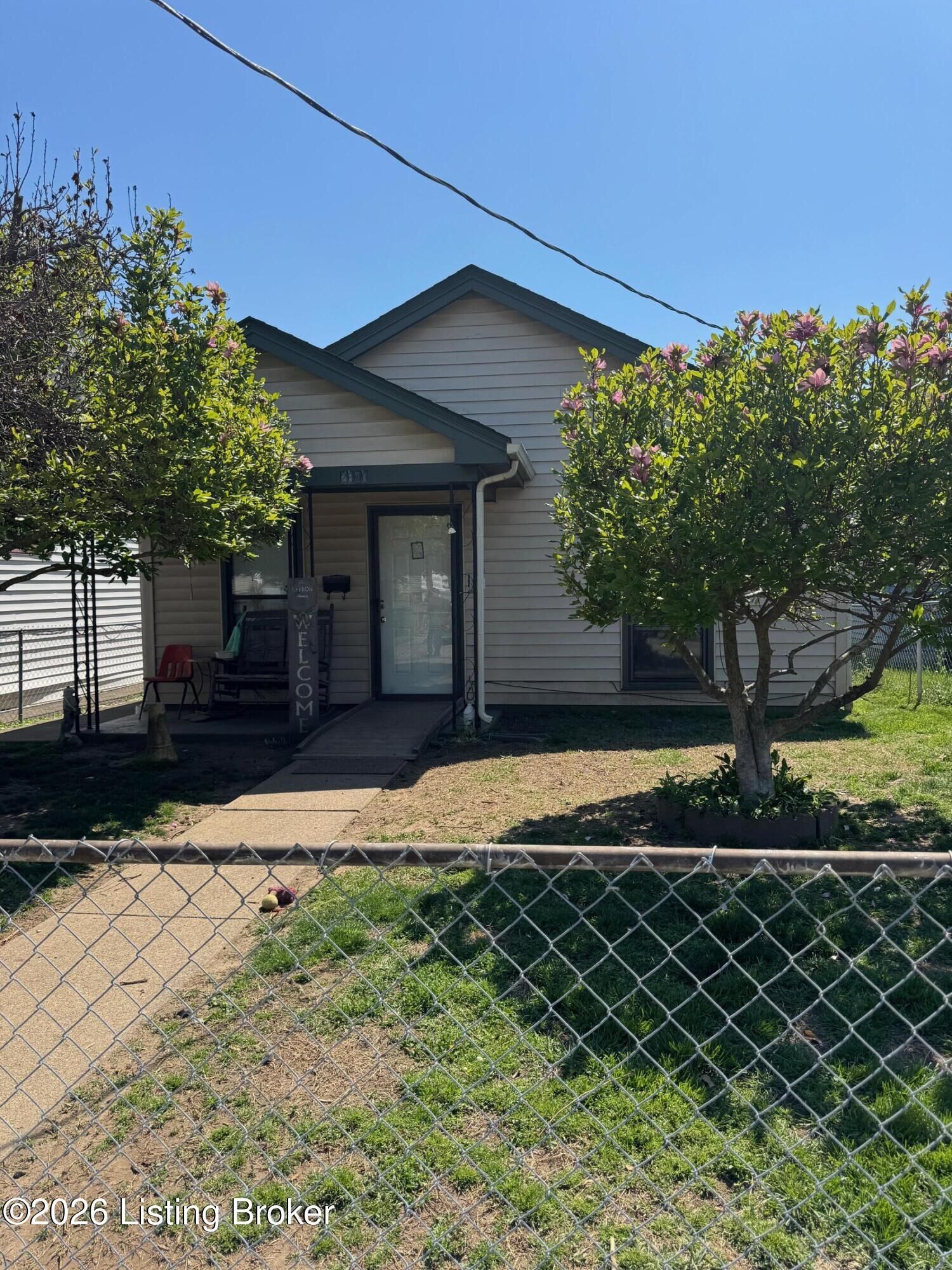 Property Photo: 2620 Rowan St KY 40212