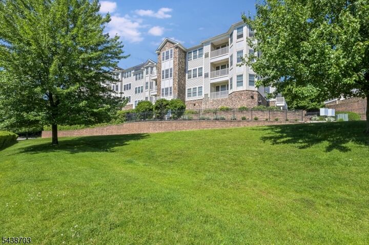 Property Photo: 1305 Gatherings Dr 1305 NJ 07508