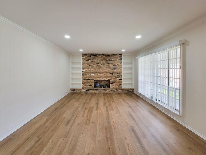 Property Photo:  2101 Fountain View Drive 24C  TX 77057 