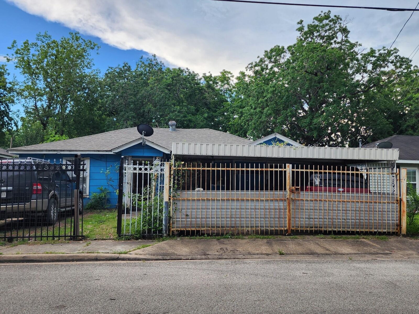 Property Photo: 3738 Dreyfus Street TX 77021