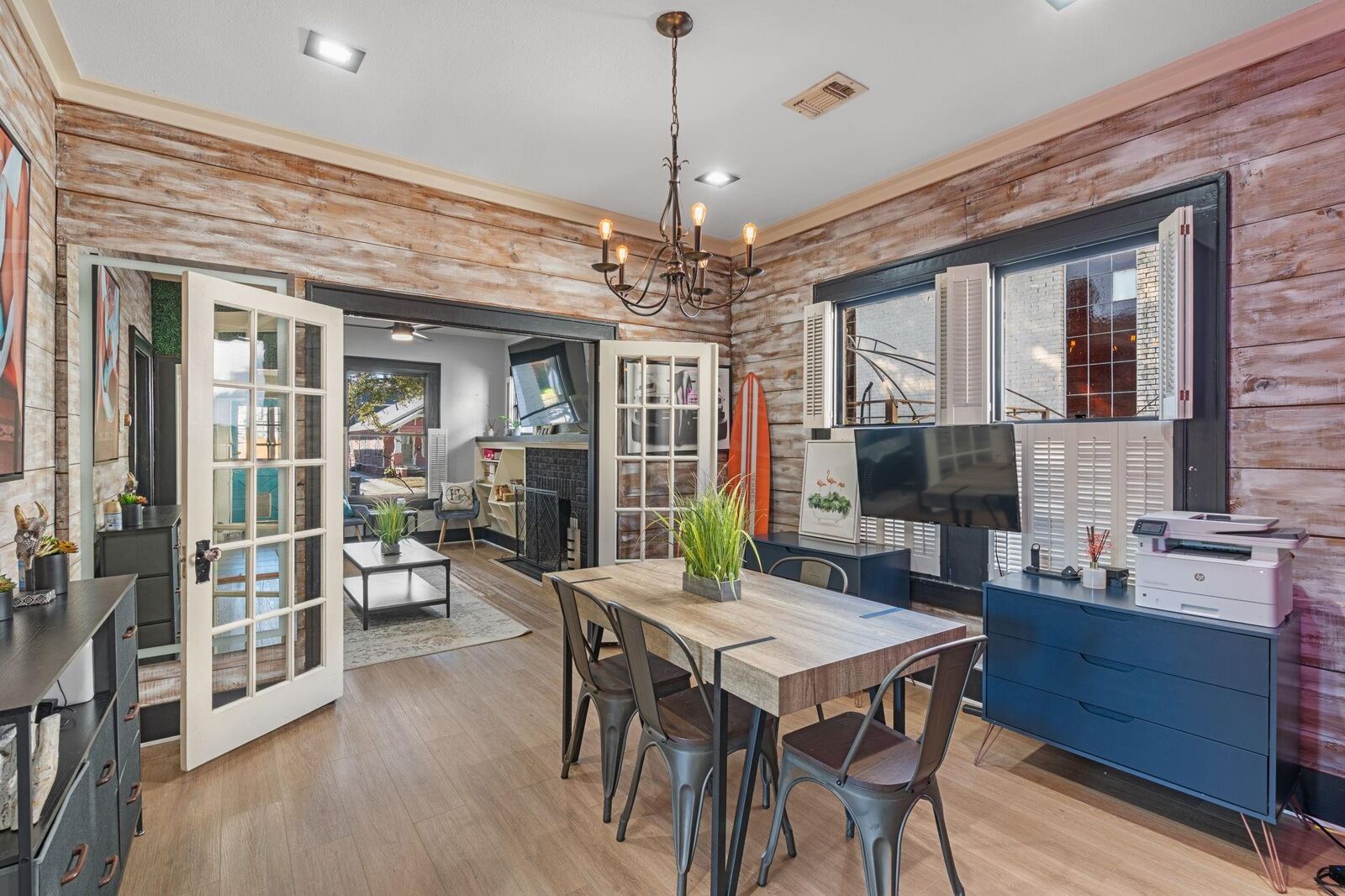 Property Photo:  943 Pecore Street  TX 77009 