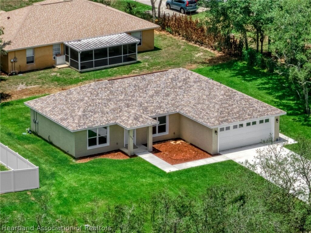 Property Photo:  1913 N Iroquois Road  FL 33825 
