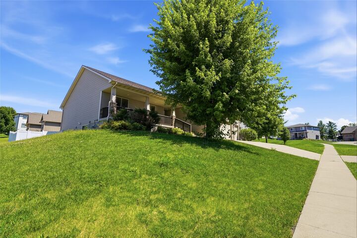 Property Photo: 1430 Sugar Creek Circle IA 50263