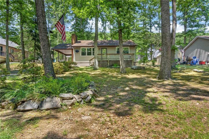 Property Photo:  18 White Oak Road  PA 18240 