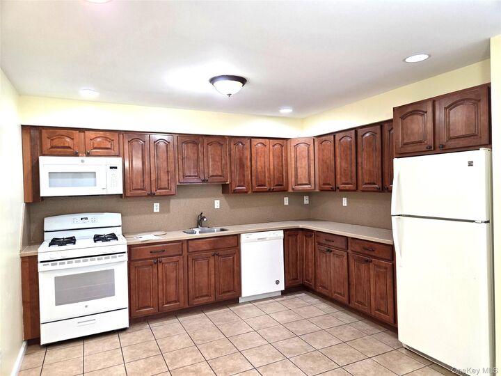 Property Photo:  1 Humming Bird Lane A  NY 10980 
