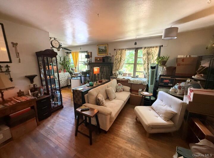 Property Photo:  1003 Barclay Manor 10C  NY 12550 