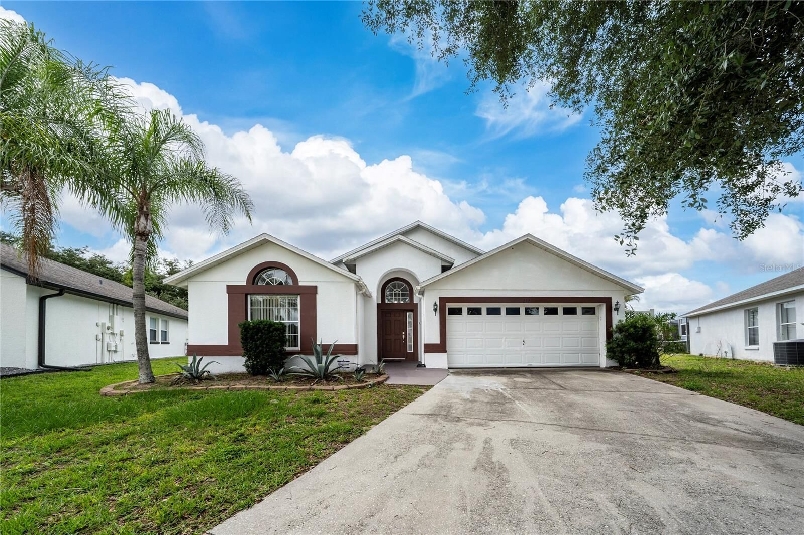 Property Photo: 232 Lake Shore Parkway FL 33896