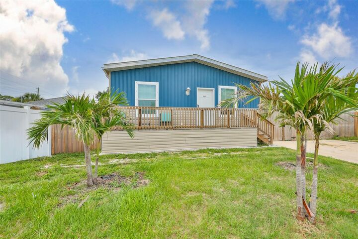 Property Photo:  1169 8th Avenue NE  FL 33770 