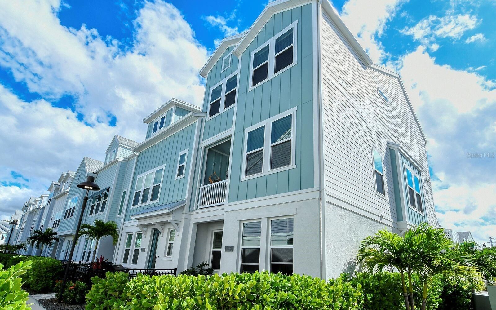 Property Photo: 2300 Lindstrom Street FL 34237