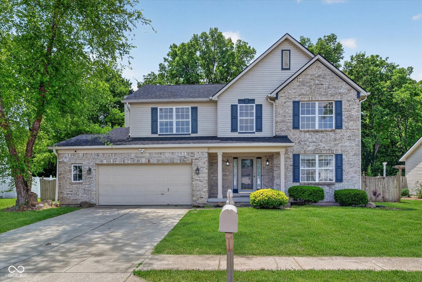 Property Photo:  1419 Keensburg Court  IN 46228 