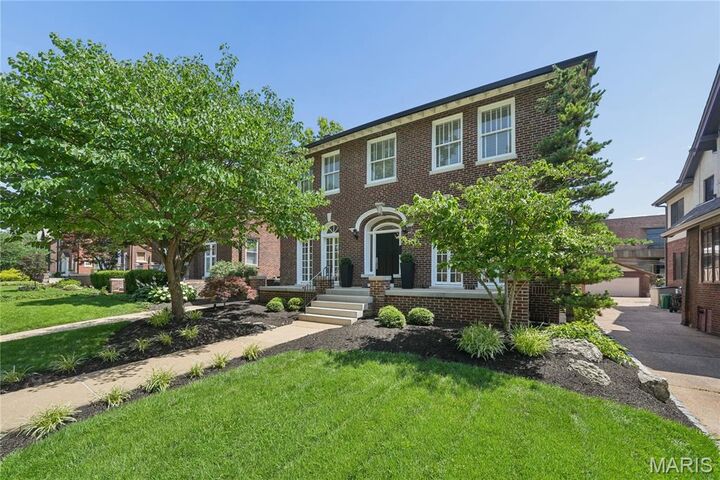 Property Photo:  30 Arundel Place  MO 63105 