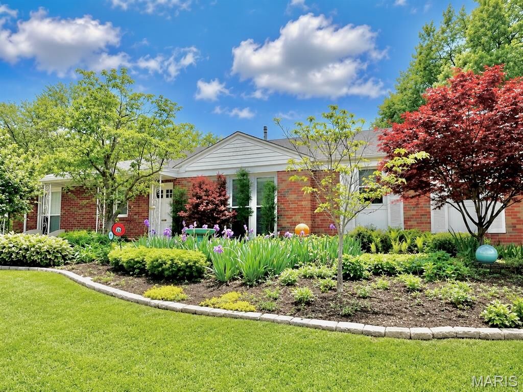 Property Photo: 8412 Old Bonhomme Road MO 63132