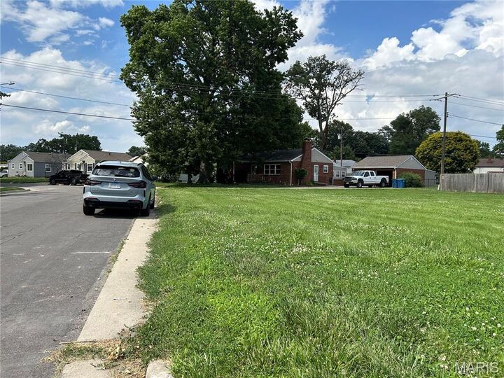 Property Photo:  1703 Pontoon Road  IL 62040 