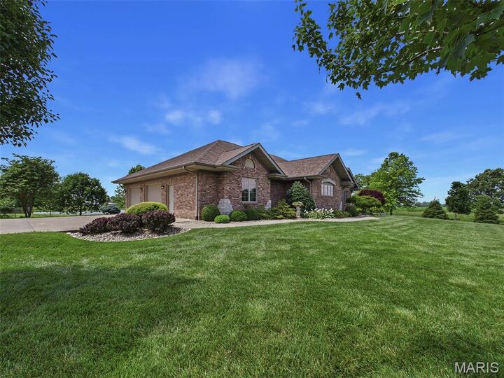 Property Photo:  1751 Elizabeth Road  IL 62088 
