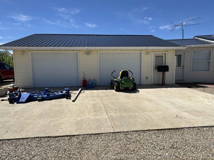 Property Photo:  2624 County Road 30  ND 58750 